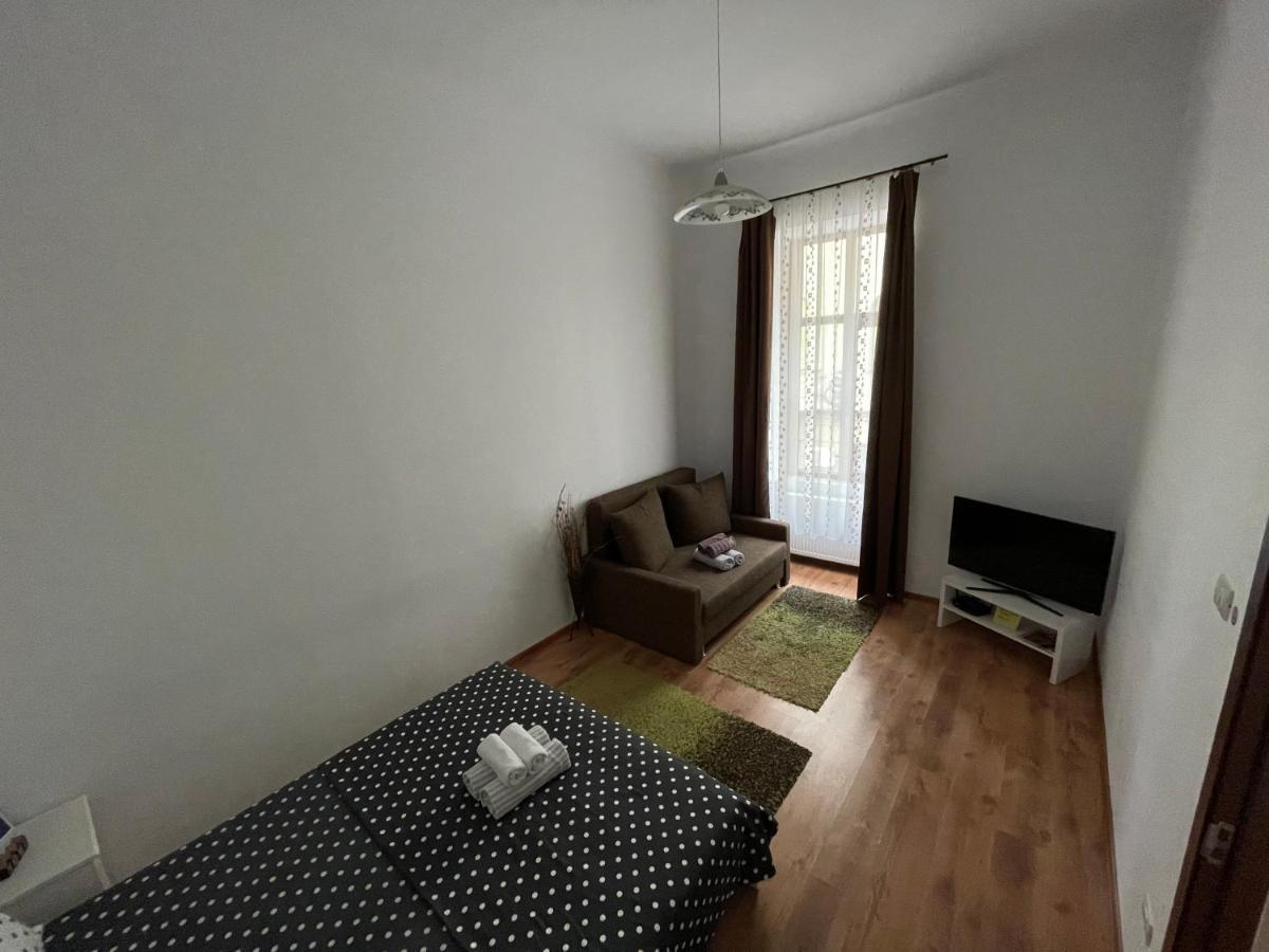 Poppys Apartment Арад Екстериор снимка