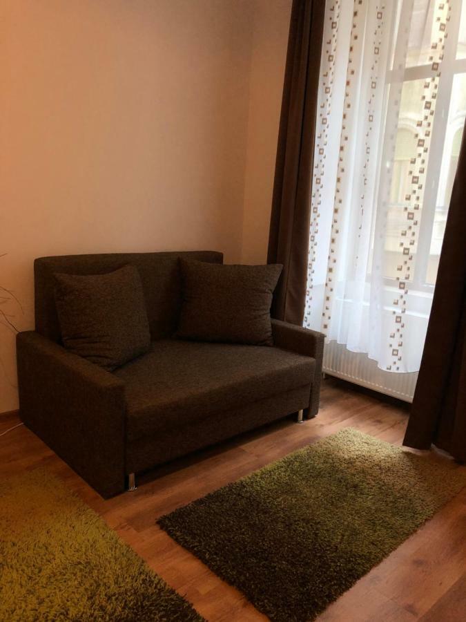 Poppys Apartment Арад Екстериор снимка