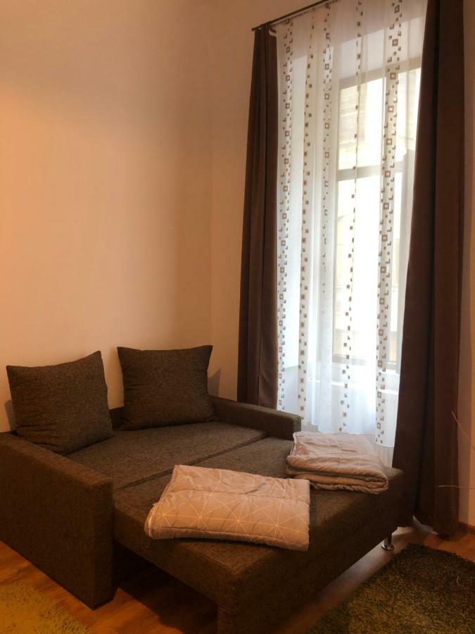 Poppys Apartment Арад Екстериор снимка
