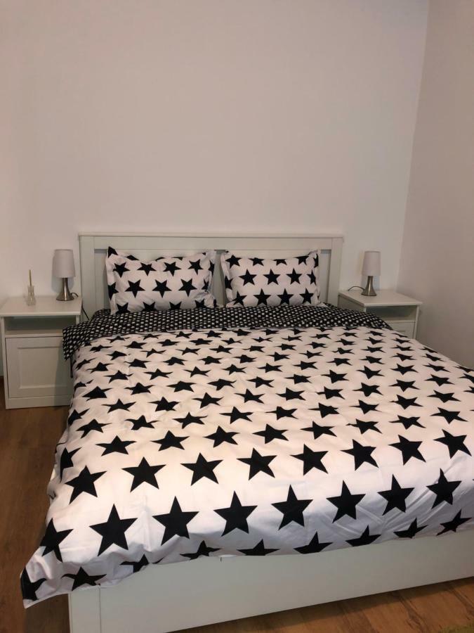 Poppys Apartment Арад Екстериор снимка